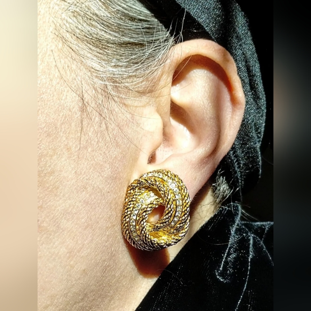 Vintage CHRISTIAN DIOR gold tone twisted KNOT pavé rhinestone earrings clip ons